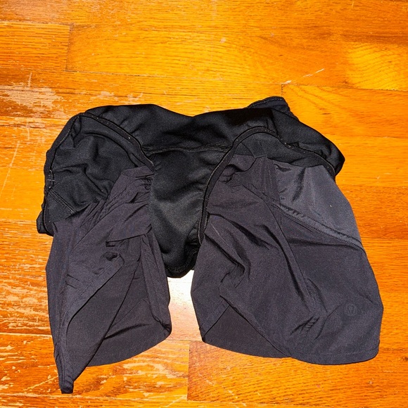 Lululemon Tracker Short V | *4” Inseam | SIZE 4 | Black - Picture 11 of 12